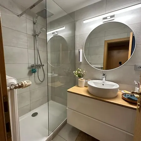 Dachsteinblick 公寓 *